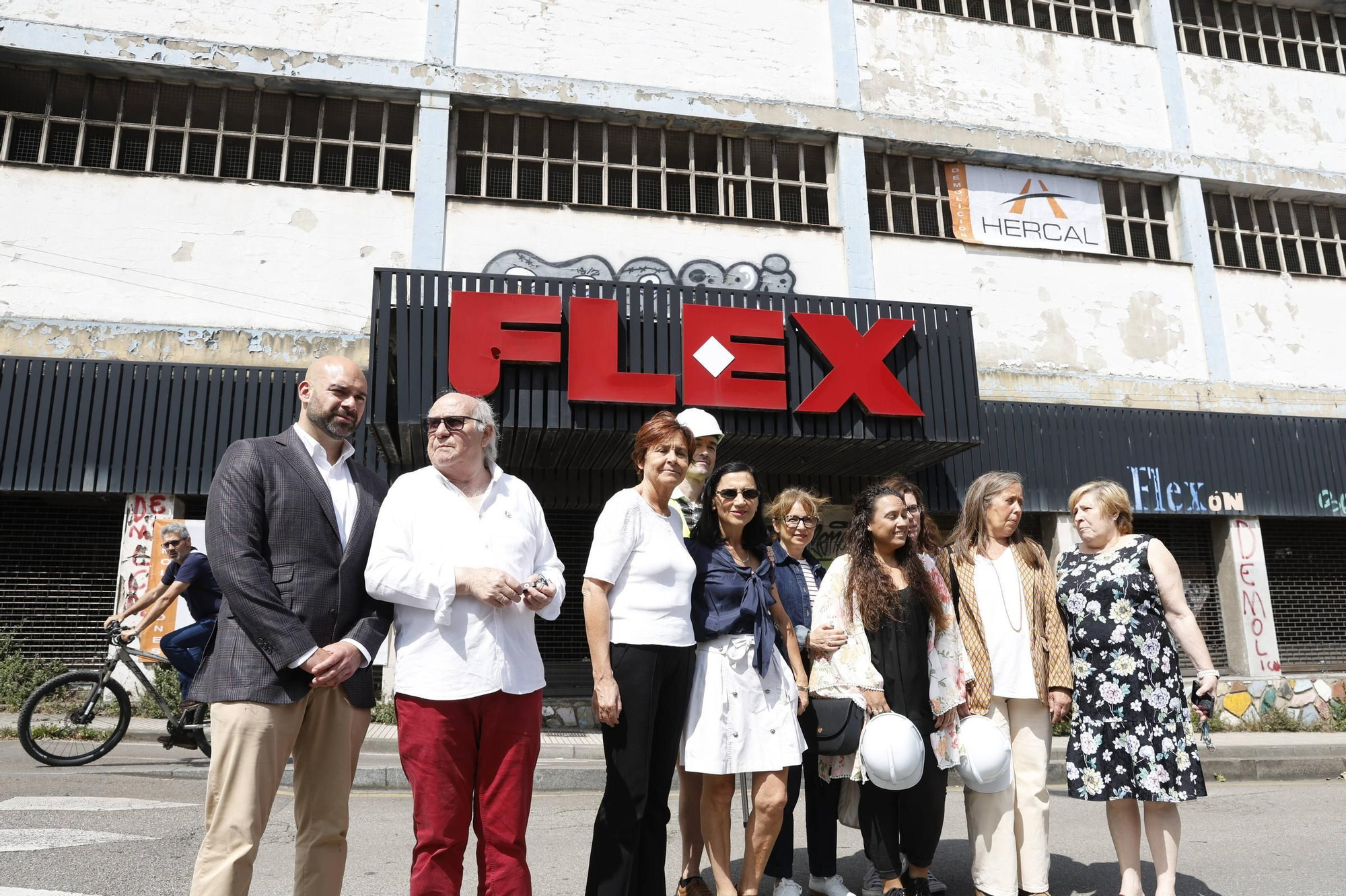 Así avanza la demolición de la nave de Flex