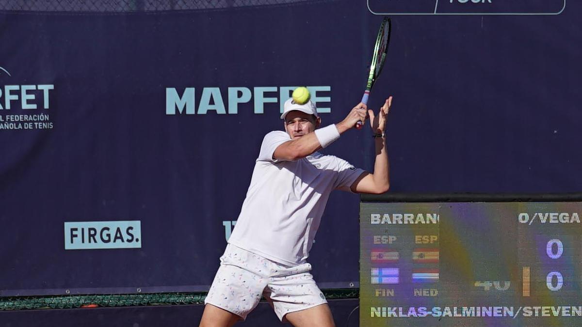 David Vega durante su partido de hoy en el ATP eó Hotels Maspalomas