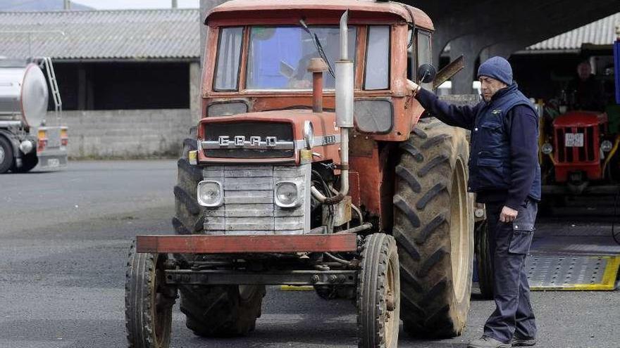 La Nueva Ley Apenas Afectara A Los Agricultores Dezanos Que Cambian Sus Tractores Con Anos Faro De Vigo