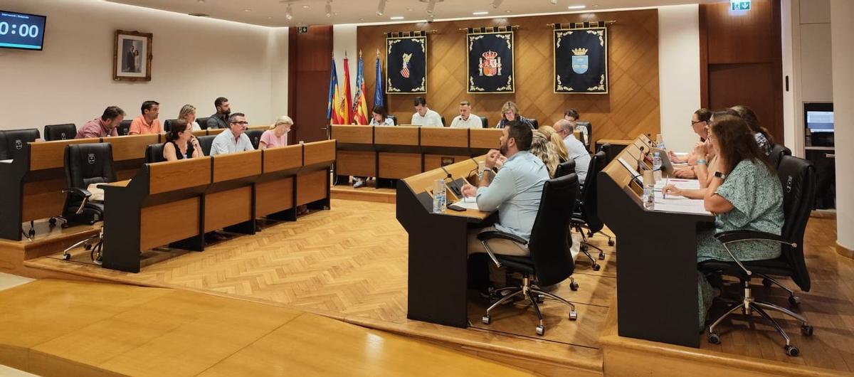 Imagen del pleno ordinario correspondiente al mes de agosto, celebrado por la corporación municipal de Burriana.