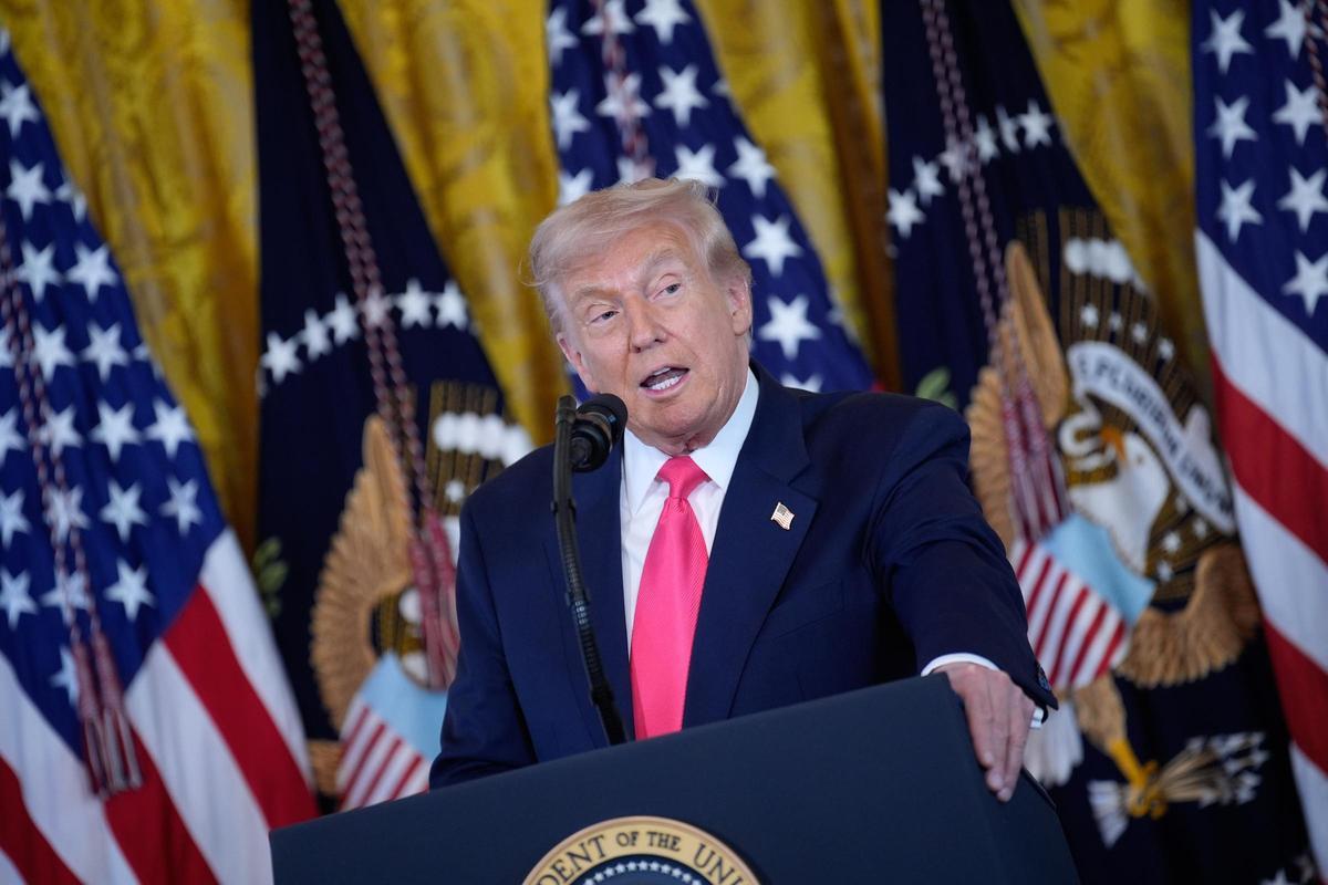 "Epstein made up memos about me; find out what he knew about Clinton"dice Trump