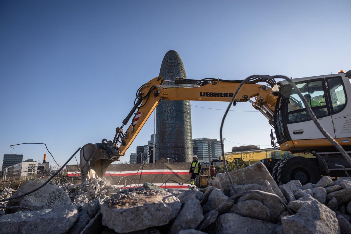 Barcelona inicia las obras del gran parque de Glòries Barcelona inicia las obras del gran parque de Glòries