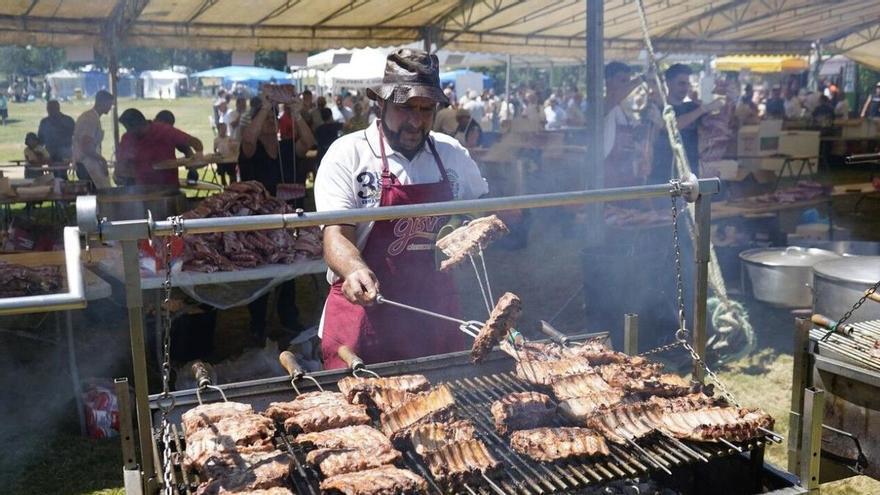 Cochinillo, churrasco y verbena con París de Noia y Los Satélites: la cita a 30 minutos de A Coruña perfecta para despedir julio