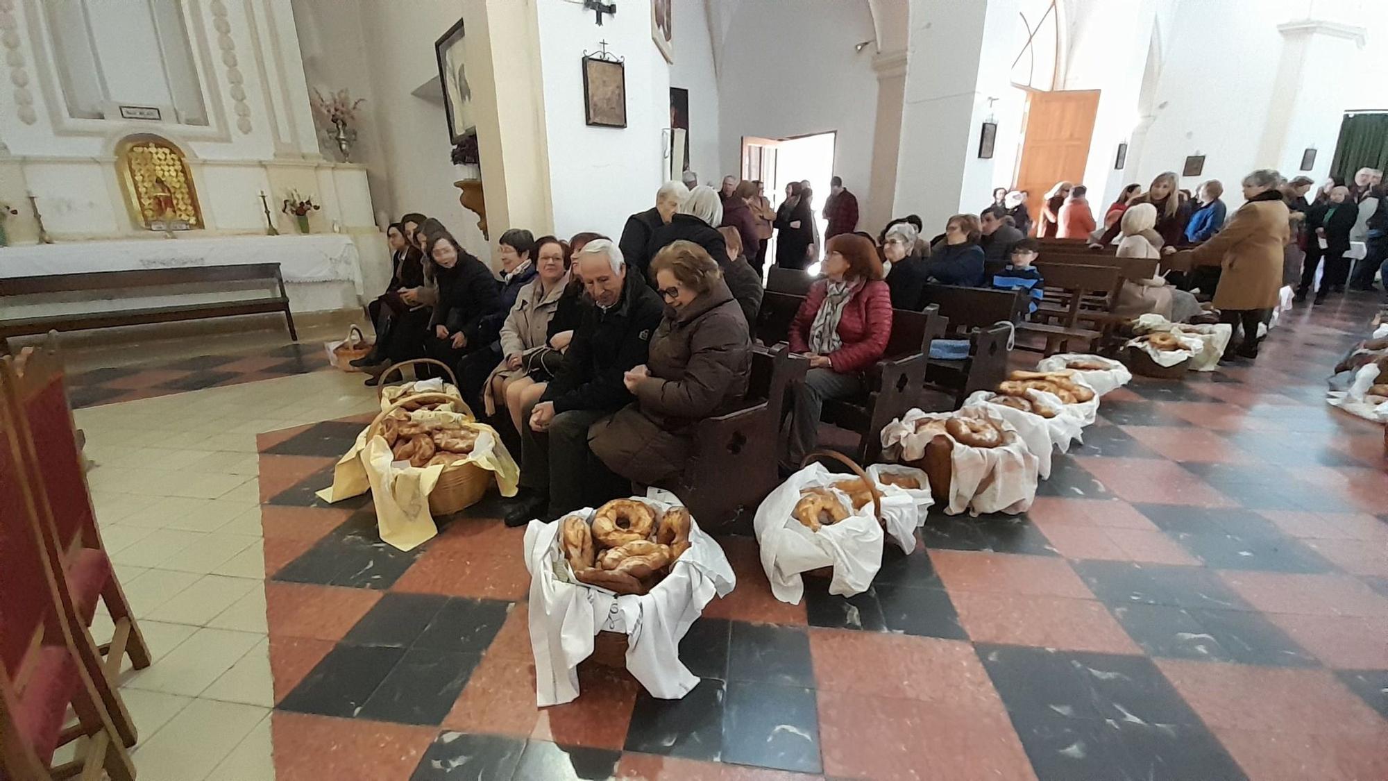 Bejís celebra la bendición de rollos de San Blas