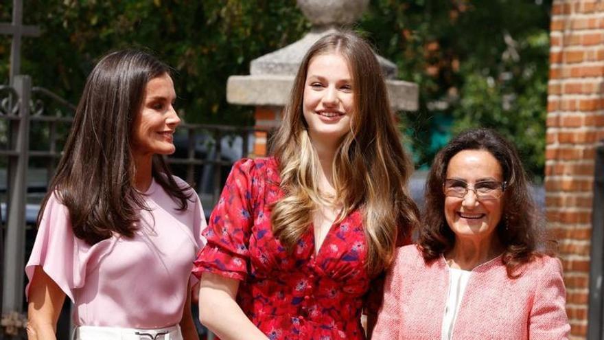 Los looks de la reina Letizia, la princesa Leonor y Paloma Rocasolano en la confirmación de la infanta Sofía.