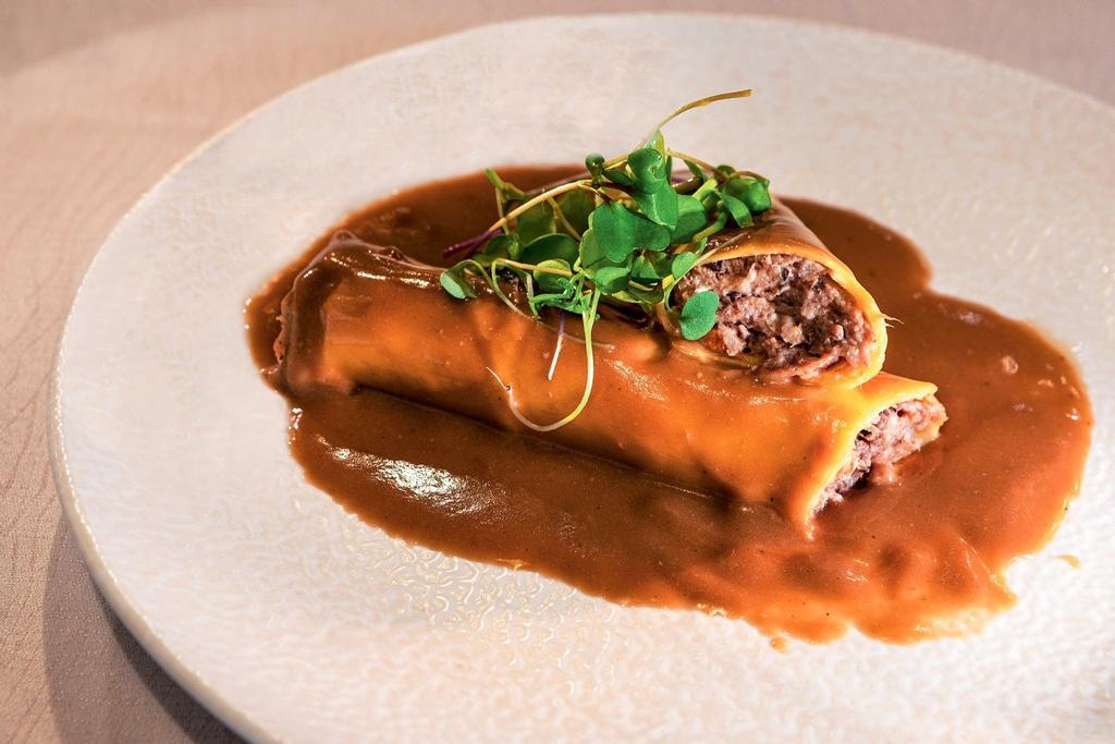 Canelón de magret de pato y foie