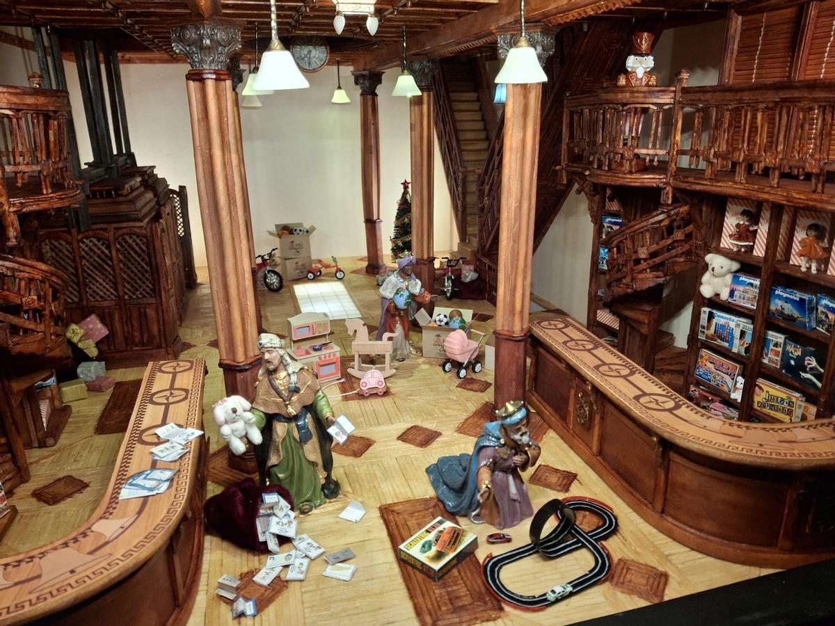 Uno de los dioramas que escenifican la juguetería de Las Tres Campanas de Badajoz.