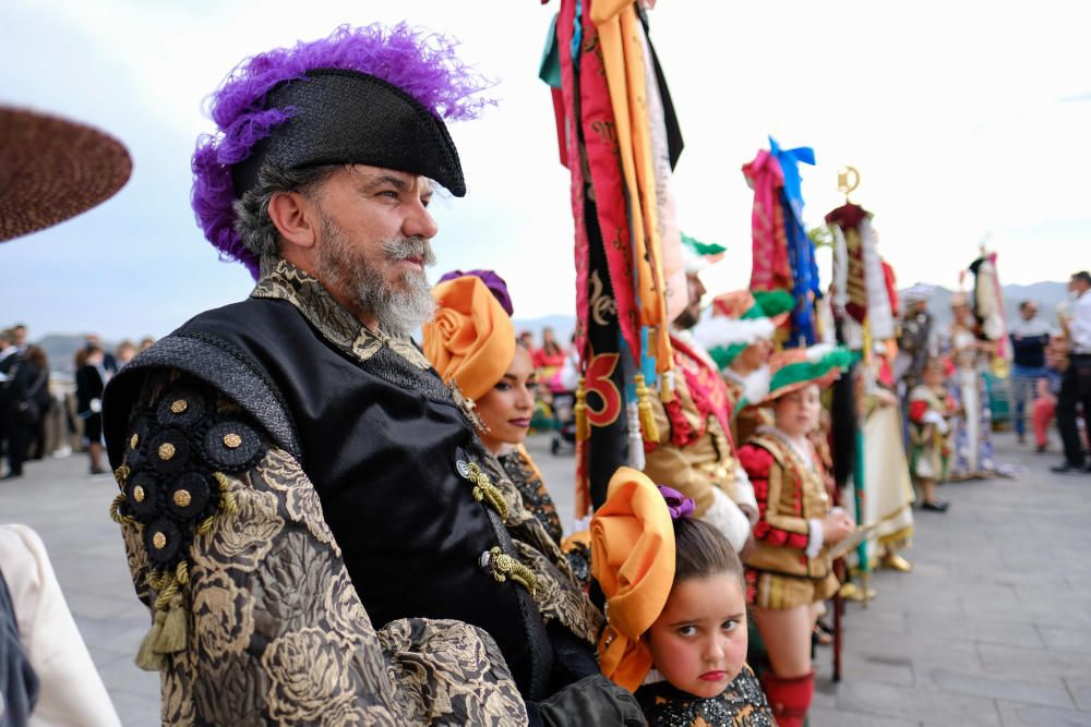 Los Moros y Cristianos se despiden de los cargos festeros de 2019 y dan la bienvenida a los de 2020