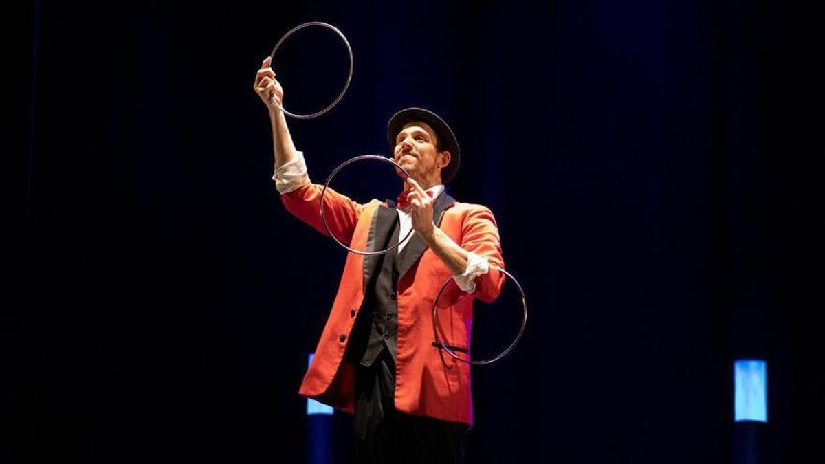 El mago Sergio Barquilla, durante una actuación.
