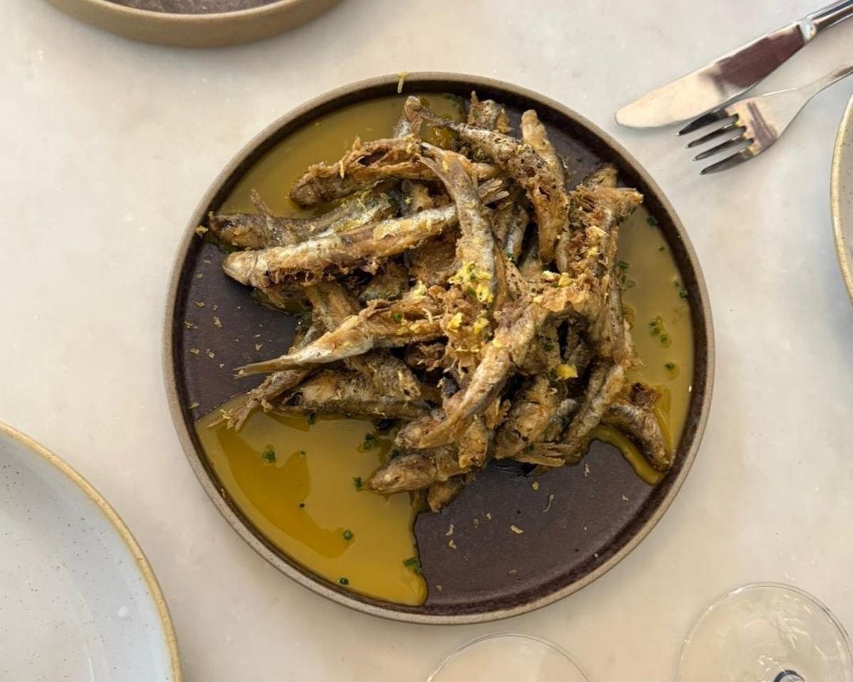 Un plat de seitons d'El Rebost de Cadaqués.
