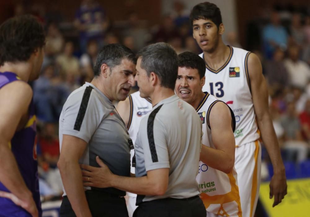 Partido del play-off de ascenso a ACB entre el Palencia y el Oviedo Baloncesto