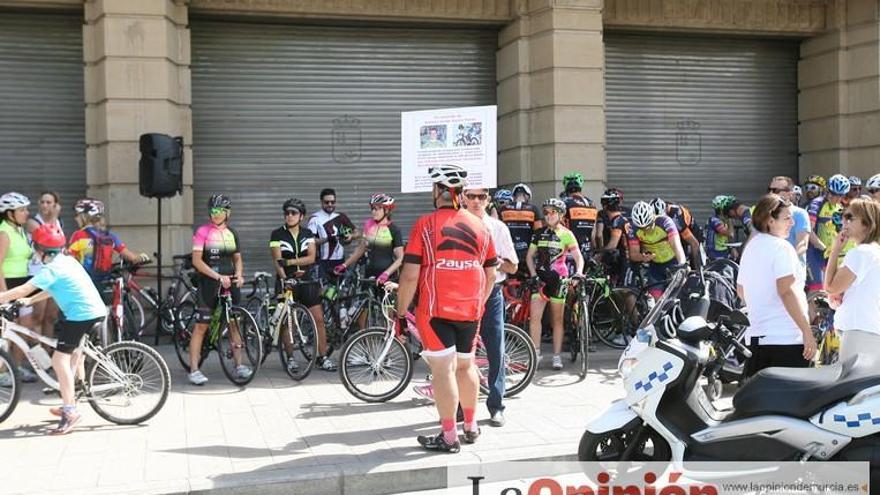 Concentración por la seguridad de los ciclistas