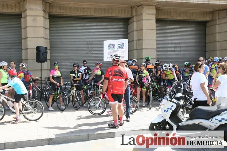 Concentración por la seguridad de los ciclistas