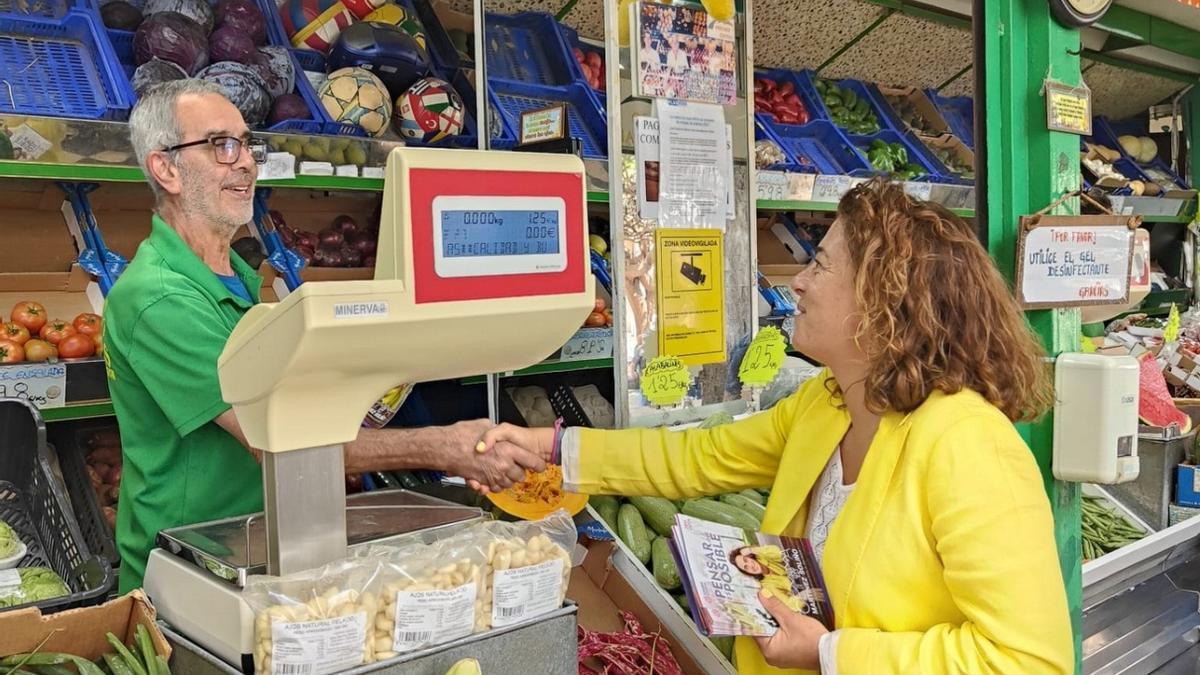 La candidata de Unidas Sí Podemos a la Alcaldía de Las Palmas de Gran Canaria, Gemma Martínez, en una visita reciente.