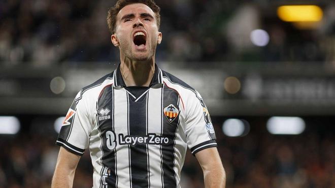 La intrahistoria de la victoria sobre el Almería: el gol 'imposible' de Pablo Santiago, la coincidencia con la Semana Santa del 2025...