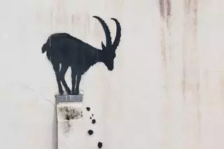 ¿Qué significa el nuevo grafiti de Banksy? Hay opiniones de todo tipo