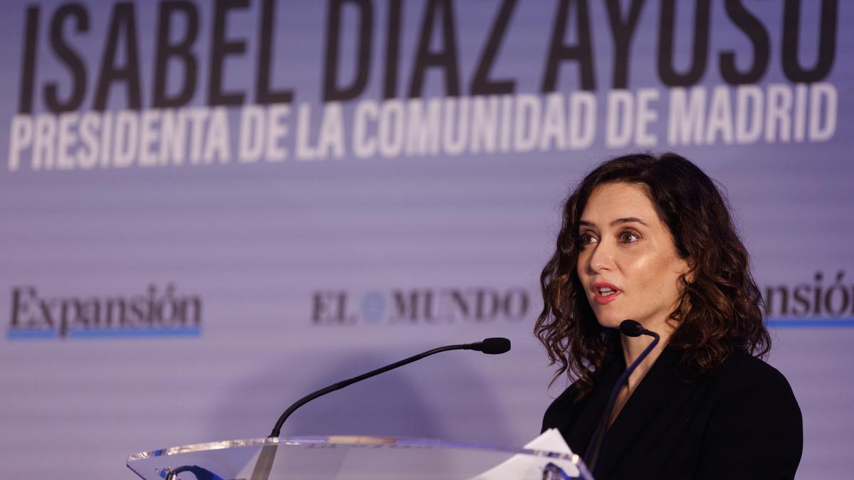 Archivo - La presidenta de la Comunidad de Madrid, Isabel Díaz Ayuso, interviene durante un encuentro informativo organizado por los diarios 'El Mundo' y 'Expansión', en el Hotel The Westin Palace, a 16 de enero de 2023, en Madrid (España).