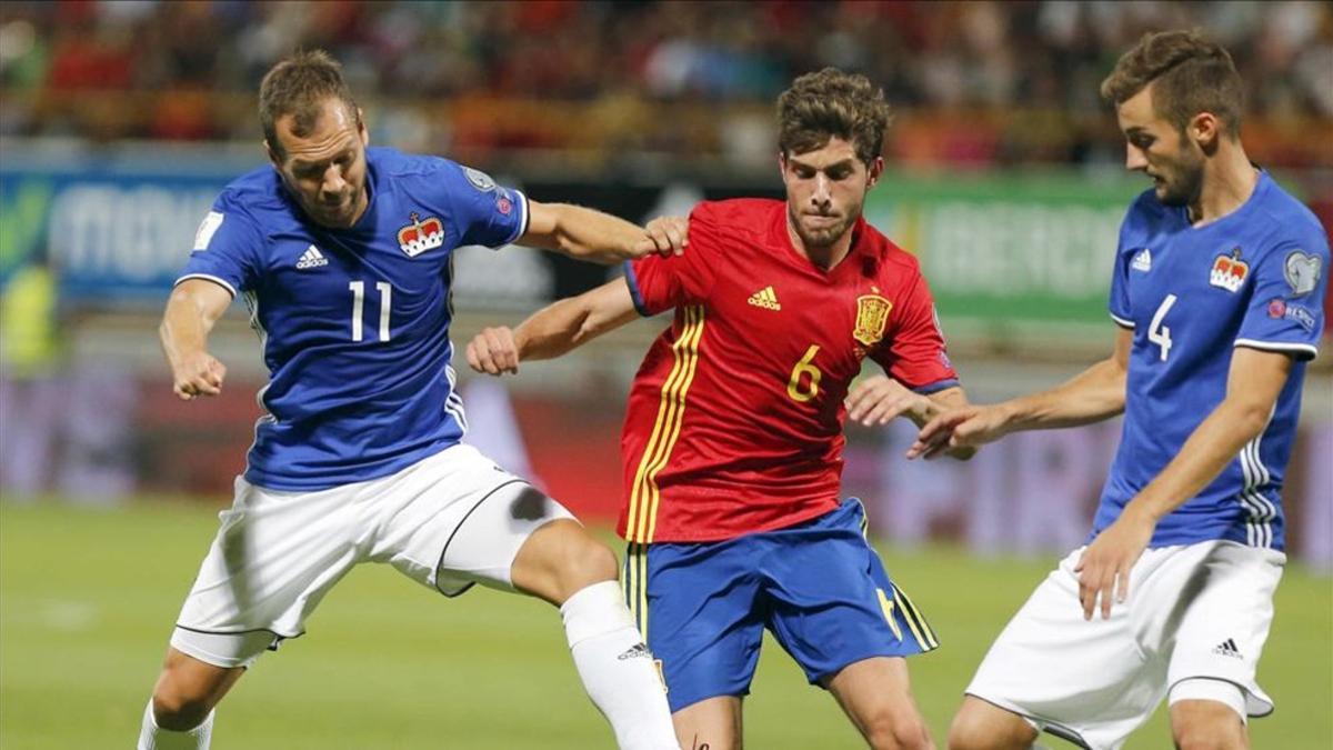 Sergi Roberto no podrá jugar con la Roja ante Colombia y Macedonia