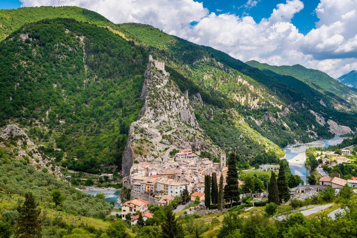 Entrevaux es tan bello que parece sacado de un cuento.