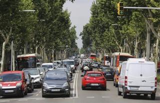 Colau inicia en solitario la defensa de su opción de tranvía por la Diagonal