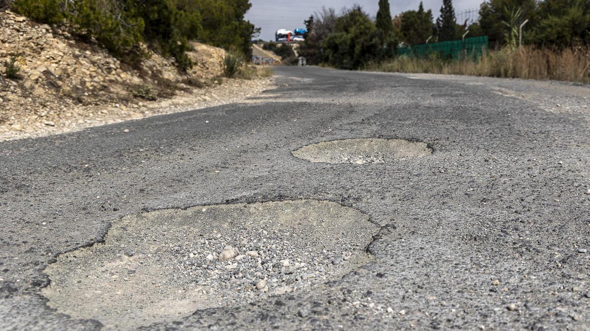 La Diputación de Alicante invertirá este año 4,2 millones de euros en los planes de mejora de las carreteras de la red viaria provincial