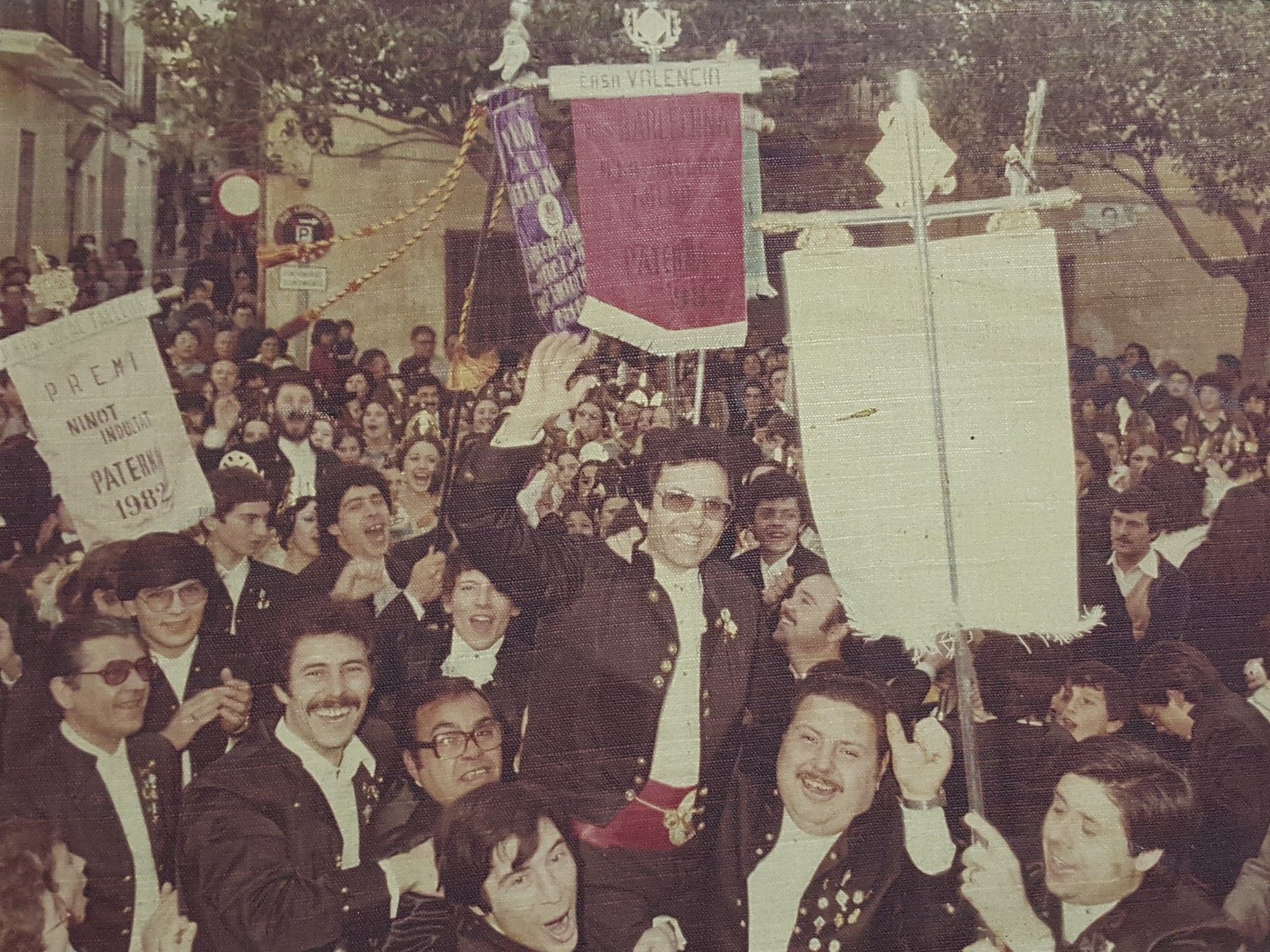 1982. Entrega de premis a la Plaça del Poble.