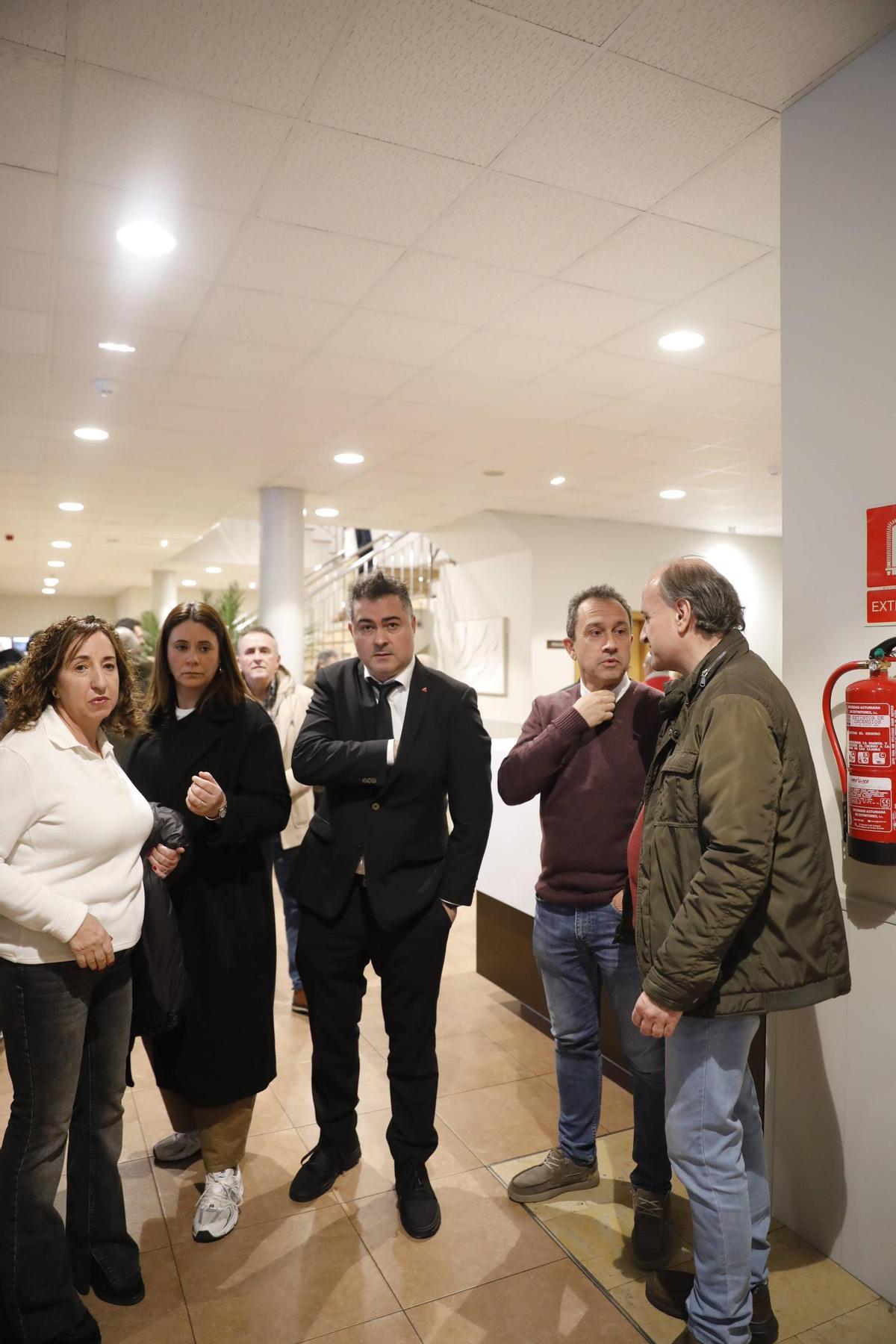 Acto de despedida de Vicente Gutiérrez Solís en el tanatorio de Langreo