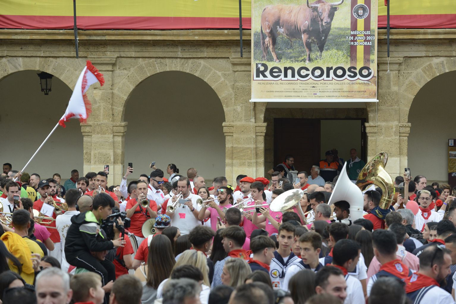 El chupinazo de Rencoroso: Así ha estado la Plaza Mayor de Benavente