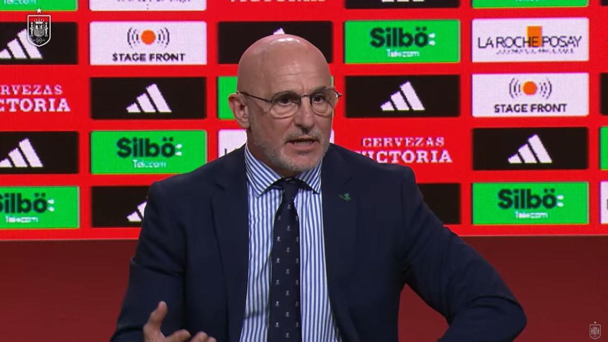 Luis de la Fuente en el acto de su renovación como seleccionador de España