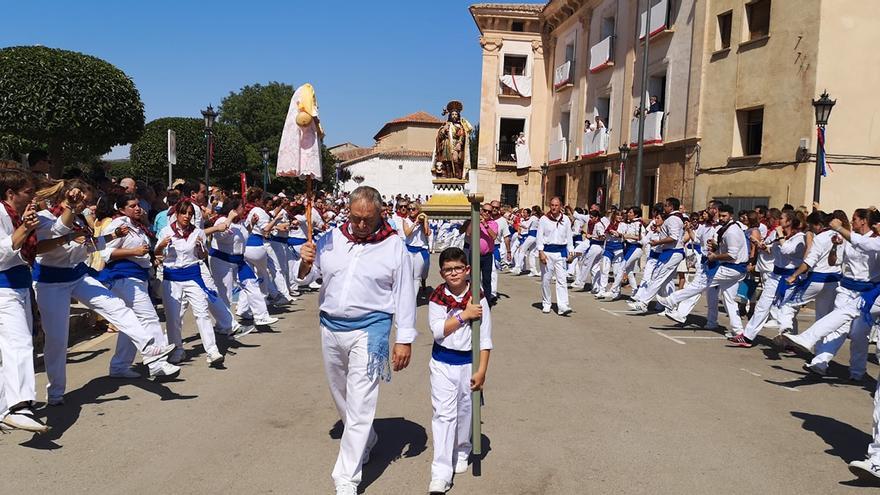 Los calamochinos volverán a vestirse de azul y blanco para el tradicional baile y procesión de San Roque.