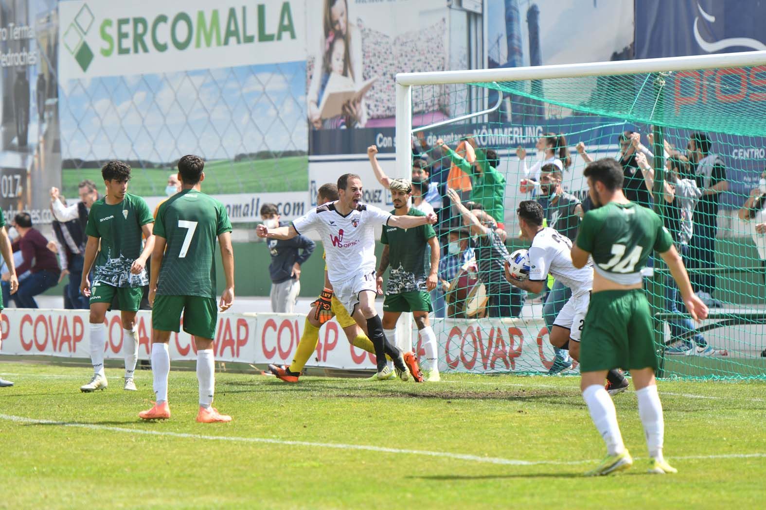 El triunfo del Pozobblanco ante el Córdoba B, en imágenes