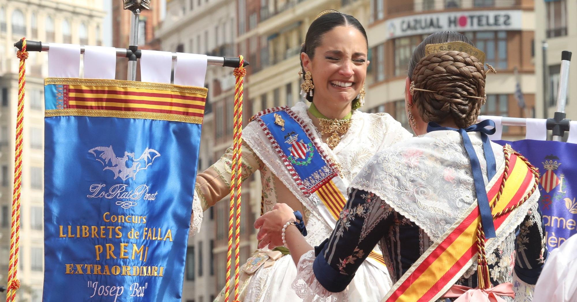 Carmen, la corte y falleras ilustres en la entrega de premios de las Fallas 2022