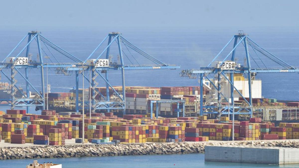 La plataforma de contenedores Opcsa, en el Puerto de Las Palmas. | | ANDRÉS CRUZ