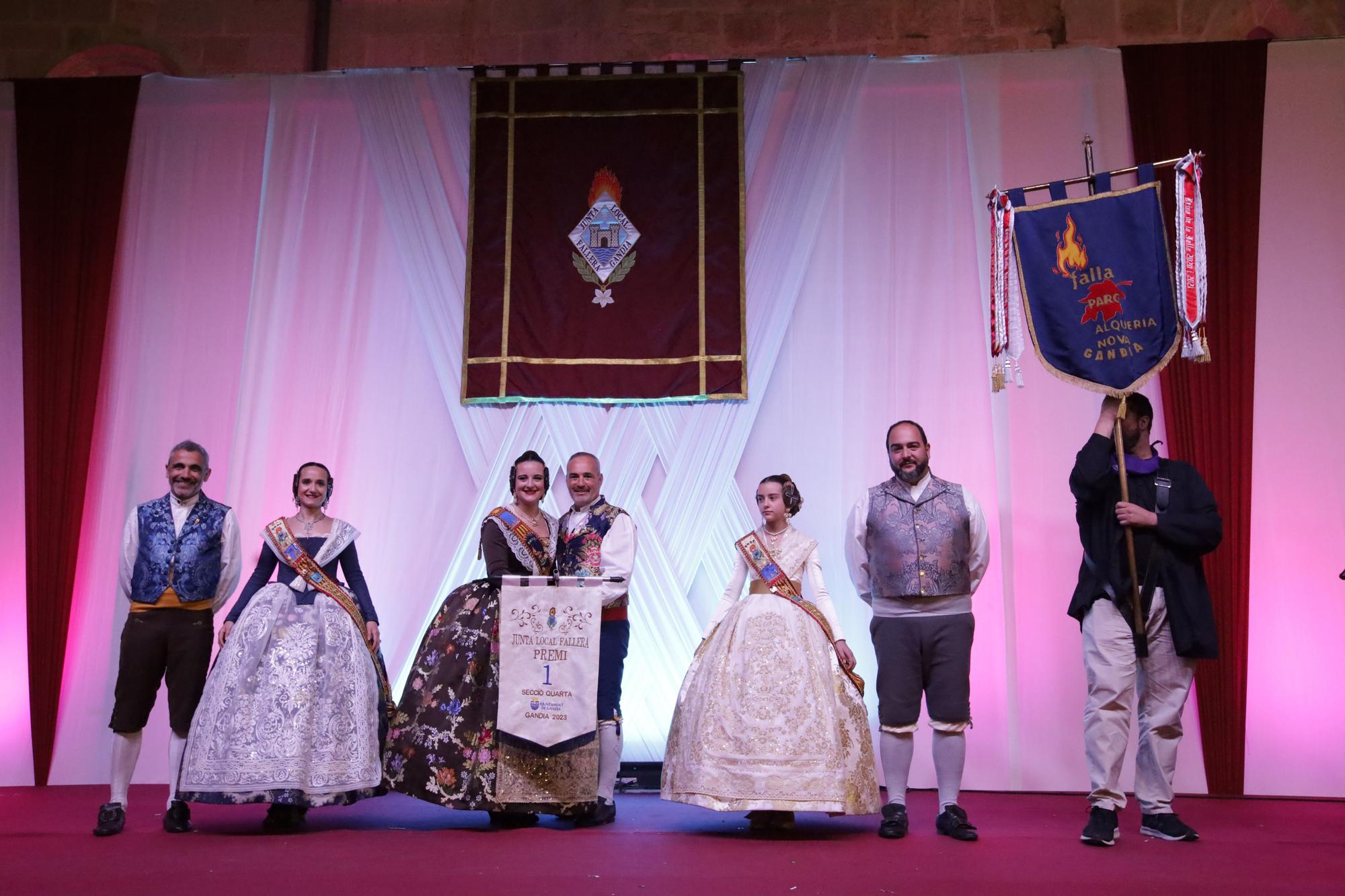 Todas las fotos de la entrega de premios falleros de Gandia