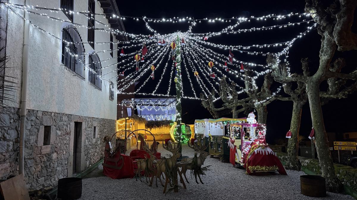Así es la espectacular decoración navideña del pueblo de Andrín (Llanes).