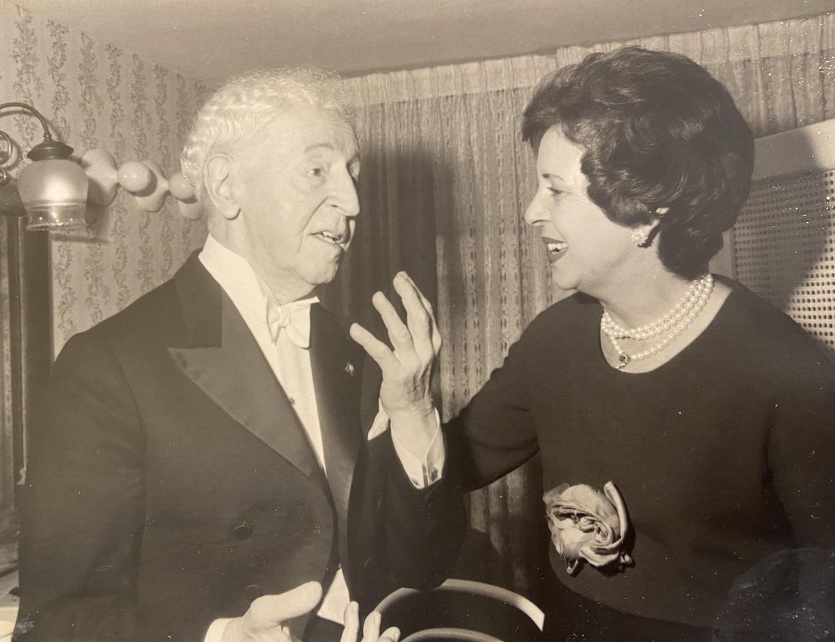 Margarita Berenguer Gallardo con el pianista Arthur Rubinstein