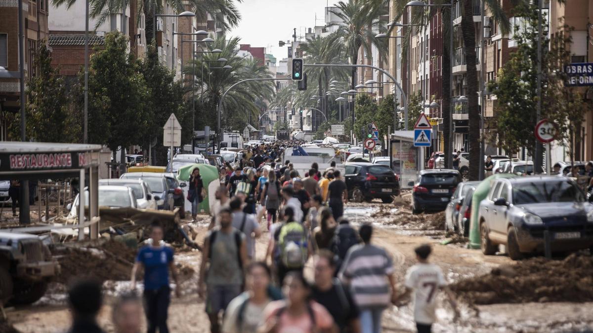 Una calle de Catarroja, tres días después de la dana.