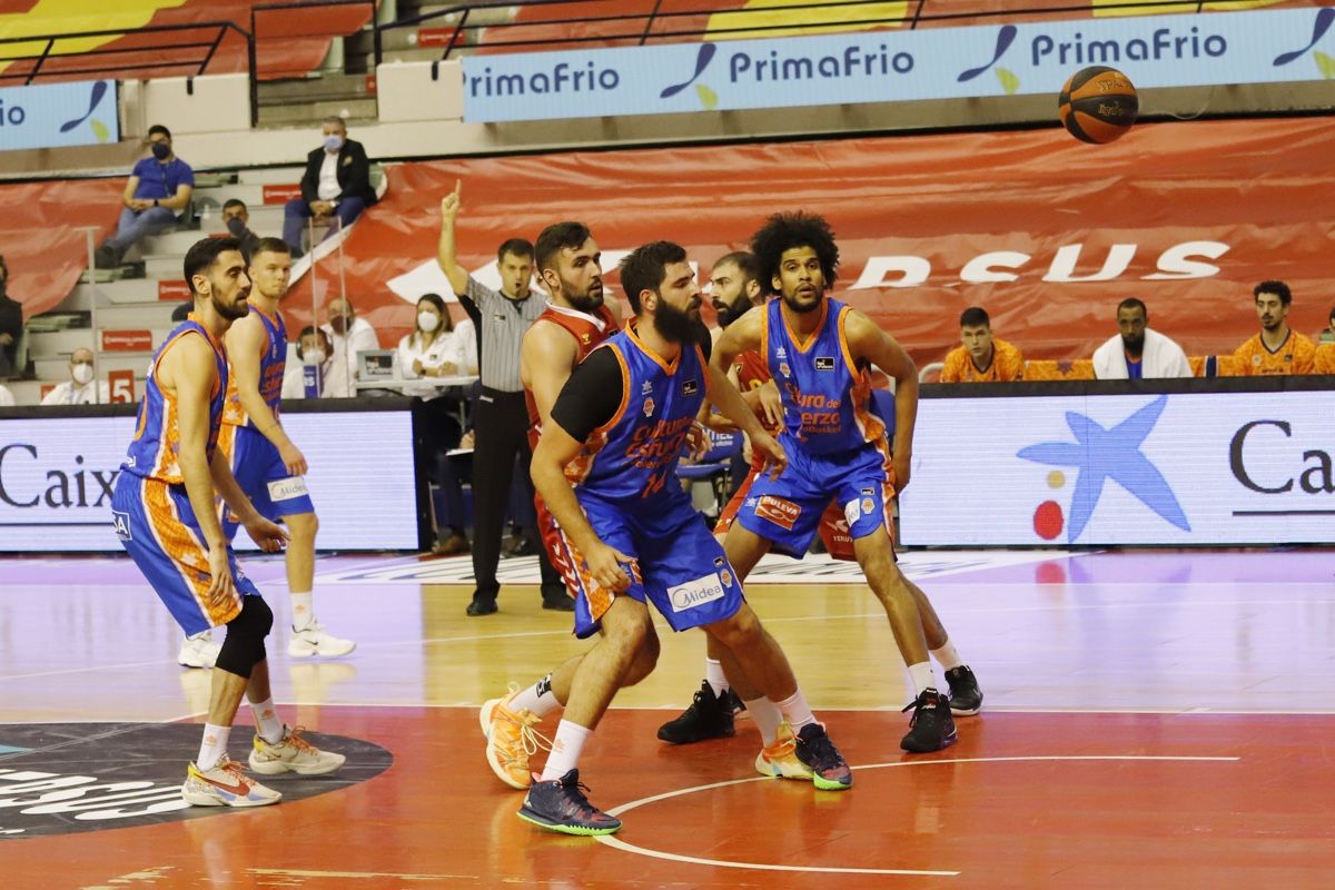 El UCAM Murcia se frena ante el Valencia Basket (66-80)