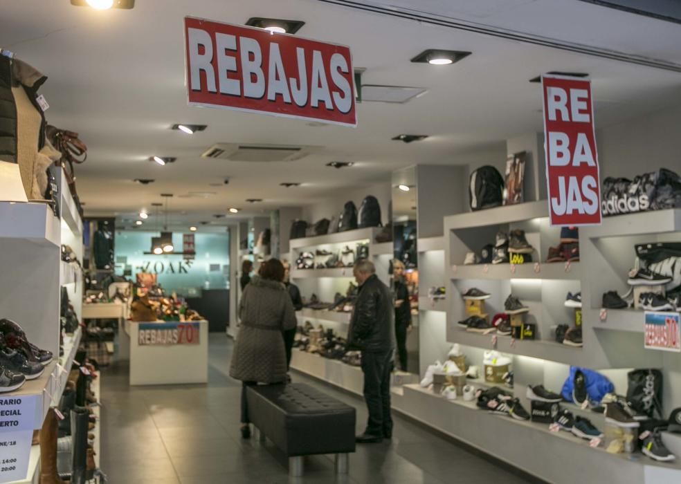 Las rebajas arracan fuerte en Elche