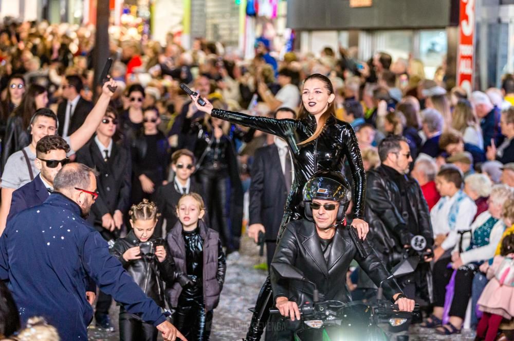 Desfile de carrozas de las fiestas de Benidorm