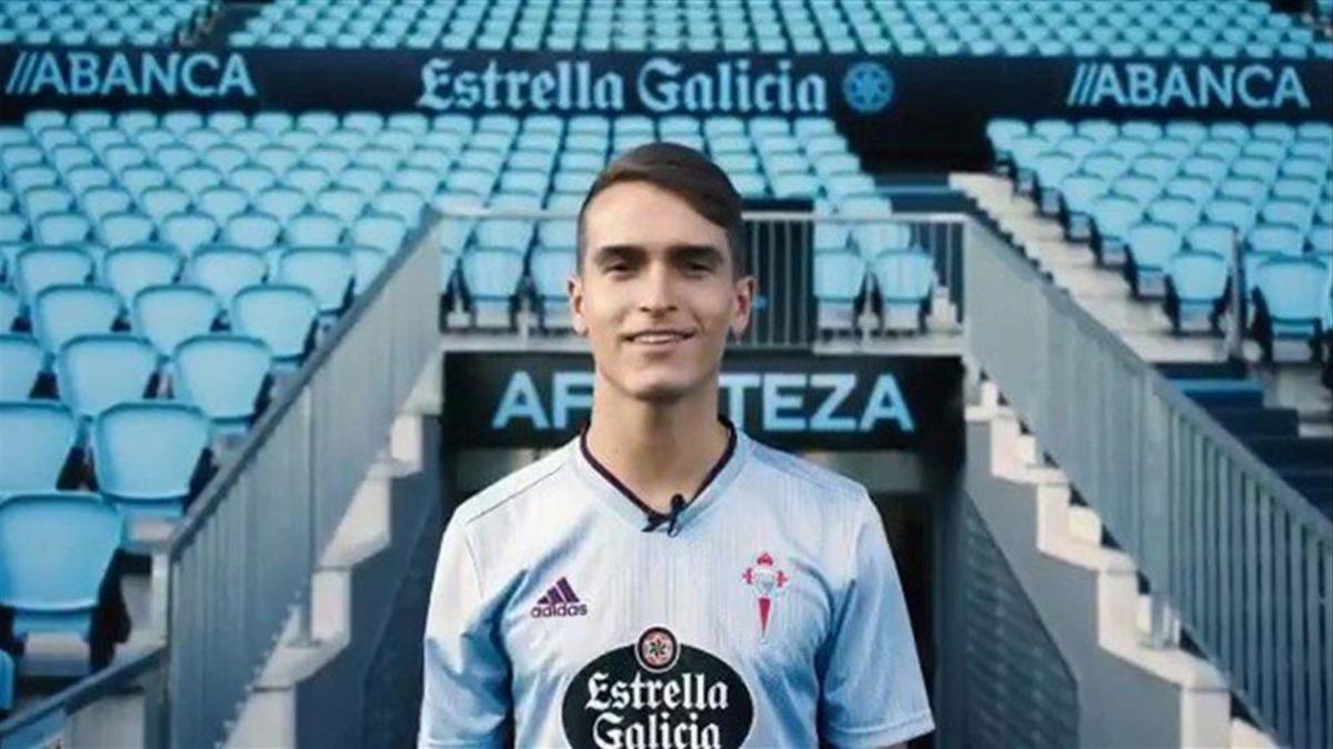 Denis Suárez luciendo la camiseta del Celta