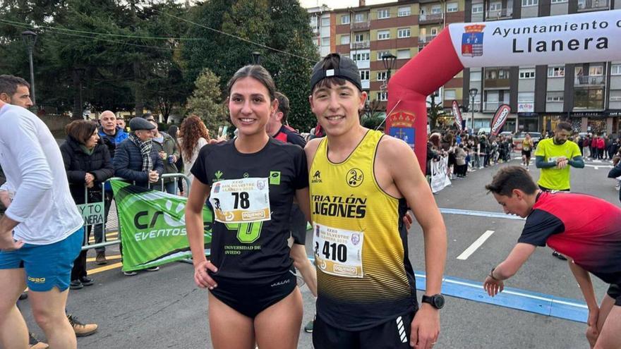 Ainhoa Brea y Christian Mesa, en la meta de Posada de Llanera. | CHRISTIAN GARCÍA