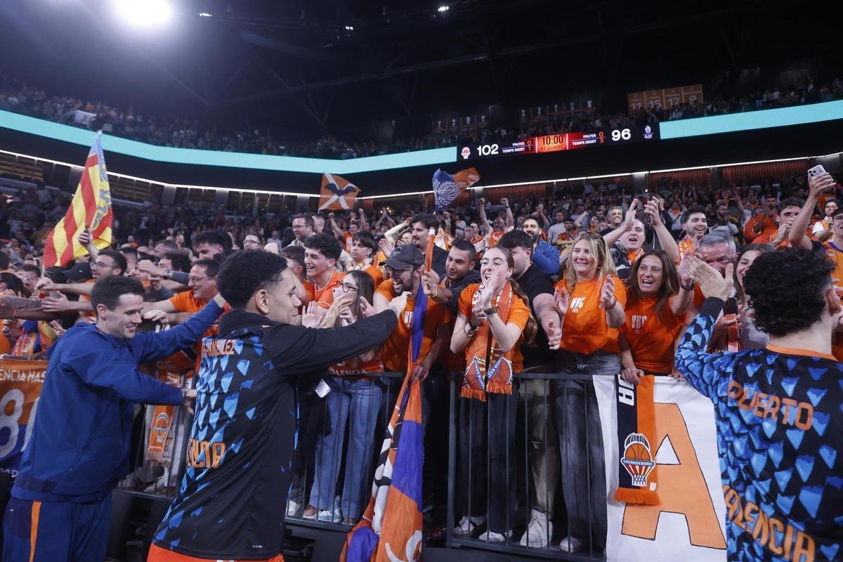 Todas las fotos del Valencia Basket - Olimpia Milano en el Roig Arena