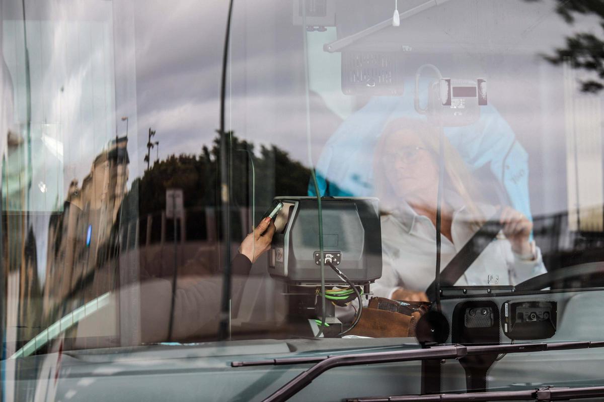 Imágenes del inicio de la nueva contrata de autobuses de Ibiza
