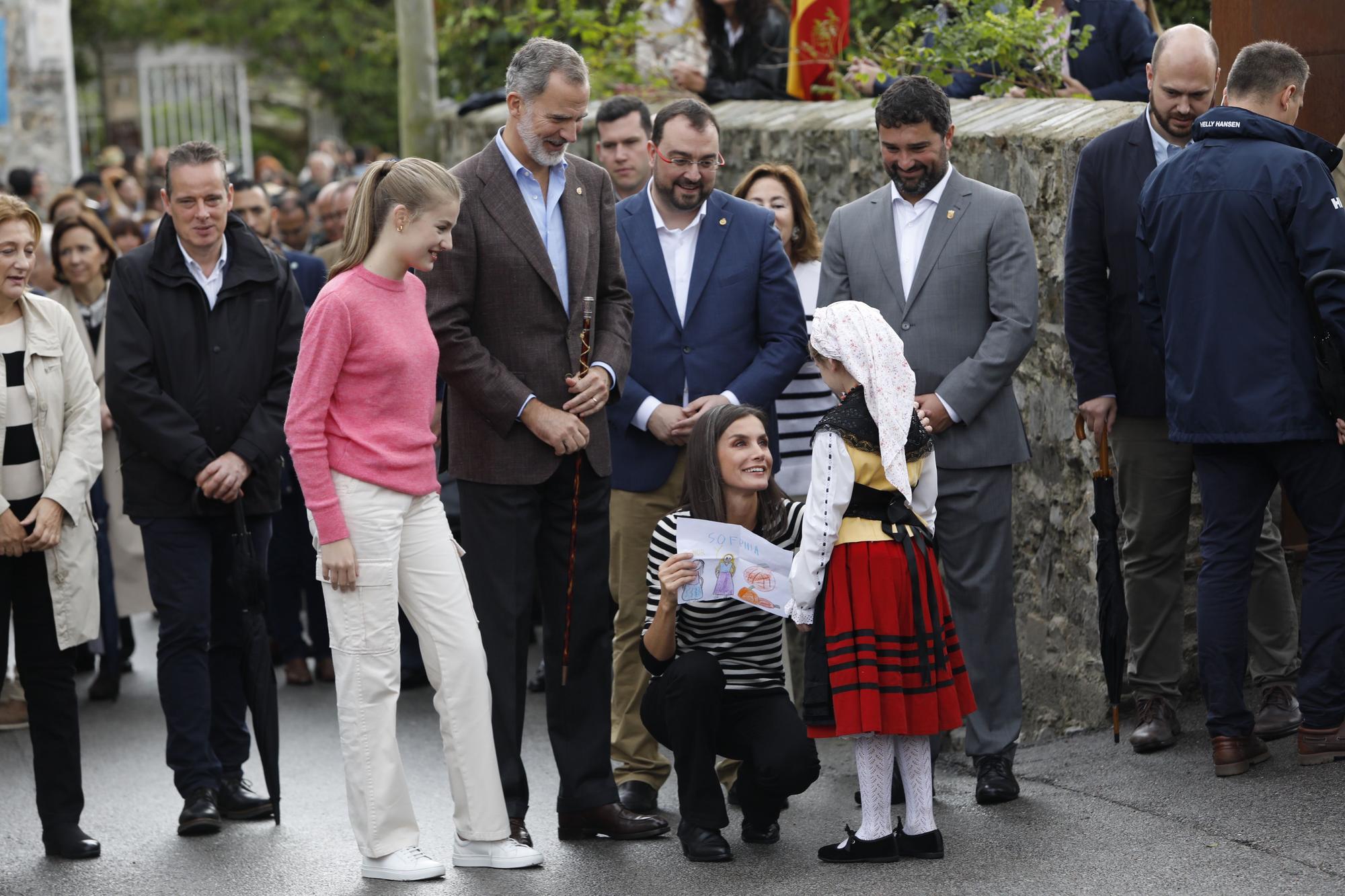 EN IMÁGENES: La Familia Real visita Cadavedo para hacer entrega del premio al Pueblo Ejemplar