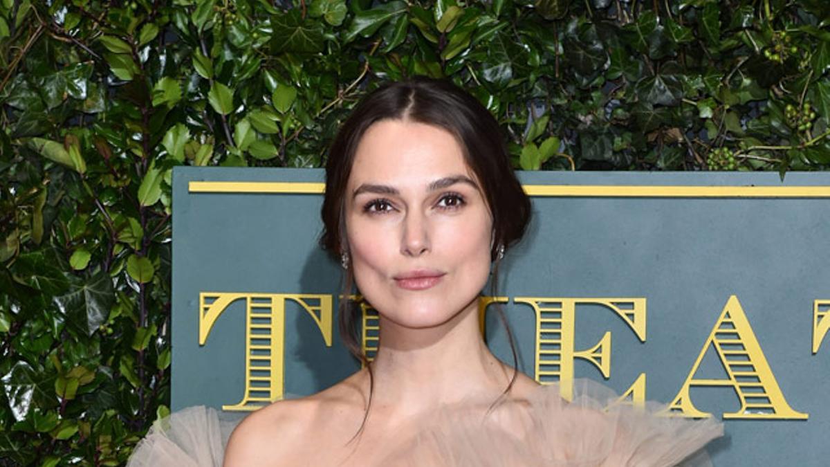 Keira Knightley deslumbrante con un vestido de Valentino