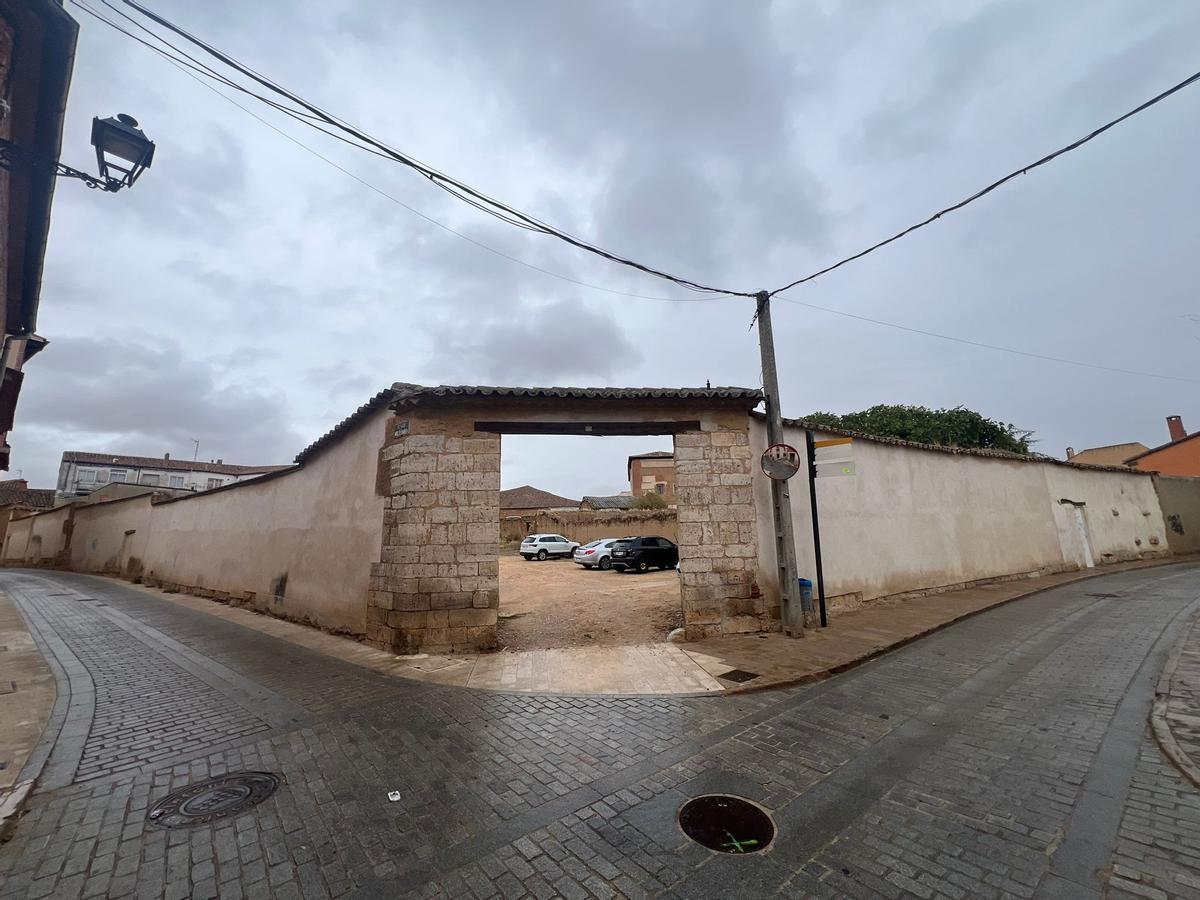 Solar ubicado en la calle Judería de Toro que ha sido elegido para la construcción de viviendas públicas.