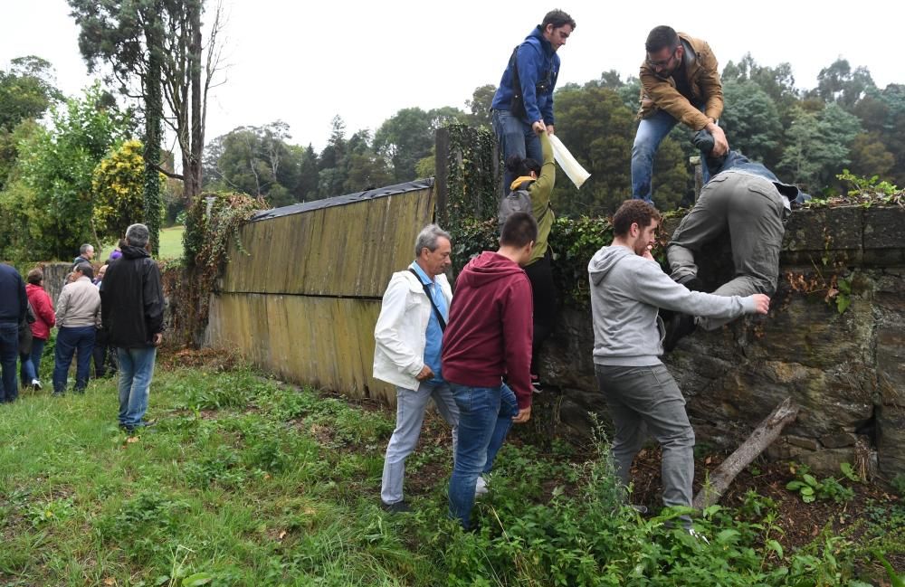 Militantes del BNG ocupan el pazo de Meirás (Sada)