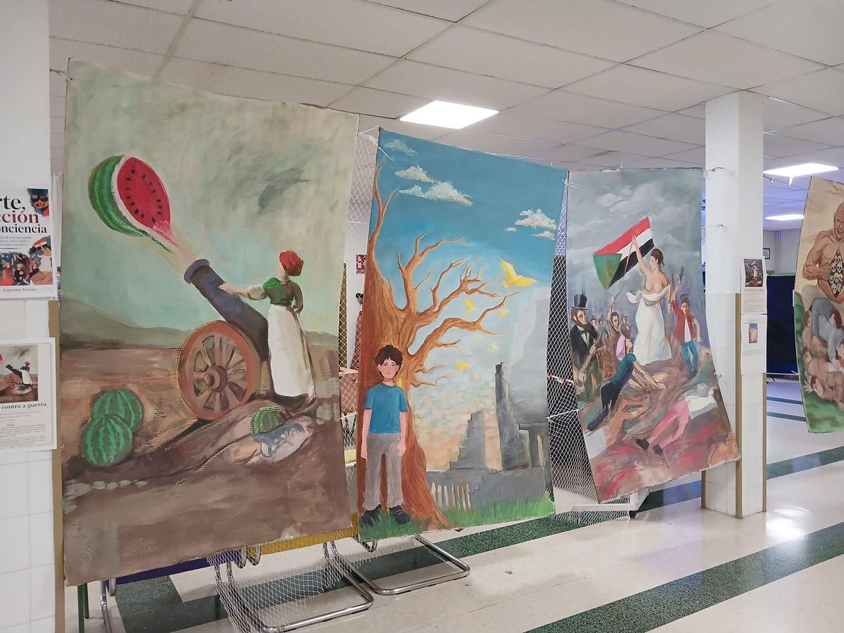 La tragedia de la guerra y la historia del río Pontillón, en la exposición de arte del instituto As Barxas de Moaña