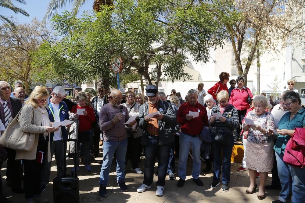 Los pensionistas se manifiestan en Torrevieja